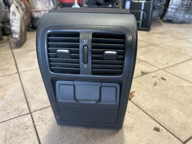 bontott VW PASSAT B6 Könyöklő