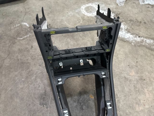 bontott VW PASSAT B6 Könyöklő