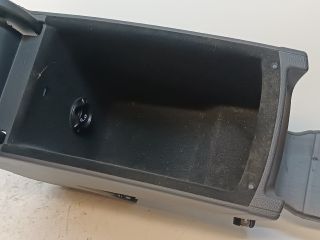 bontott VW PASSAT B6 Könyöklő