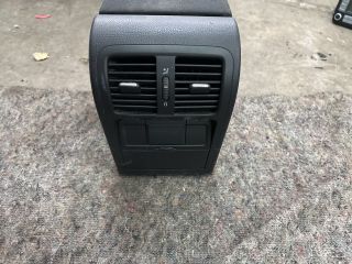 bontott VW PASSAT B6 Könyöklő