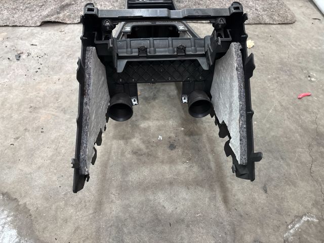 bontott VW PASSAT B6 Könyöklő