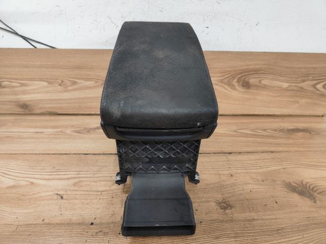 bontott VW PASSAT B6 Könyöklő