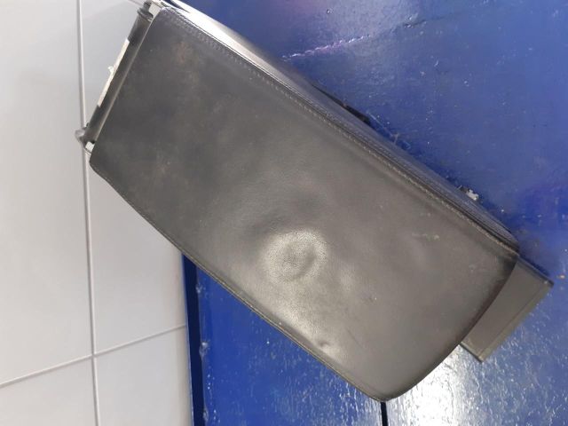 bontott VW PASSAT B6 Könyöklő