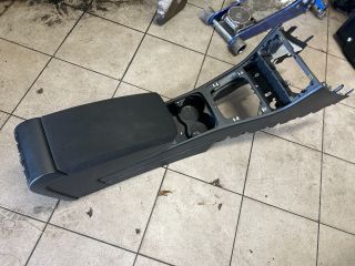 bontott VW PASSAT B6 Könyöklő