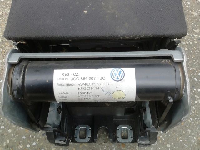 bontott VW PASSAT B6 Könyöklő