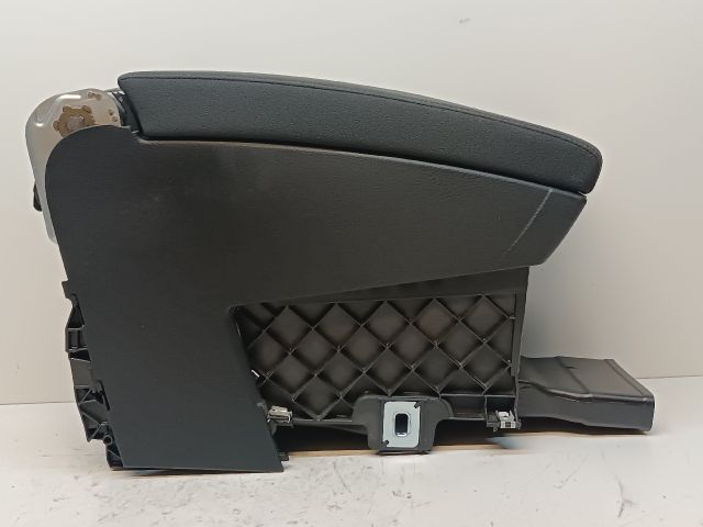 bontott VW PASSAT B6 Könyöklő