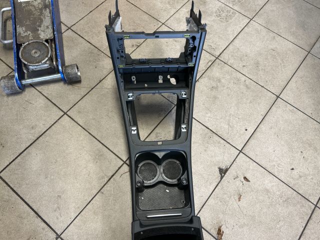 bontott VW PASSAT B6 Könyöklő