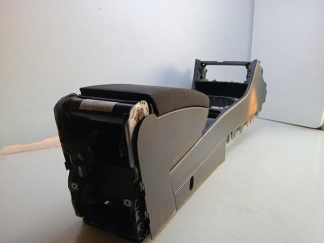 bontott VW PASSAT B6 Könyöklő