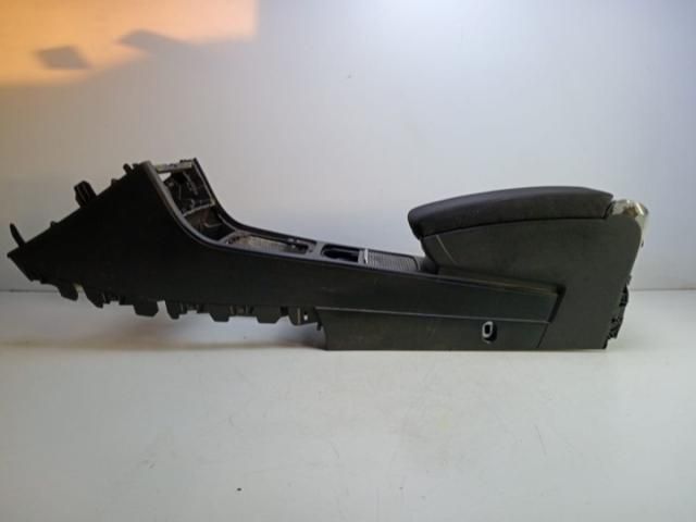 bontott VW PASSAT B6 Könyöklő