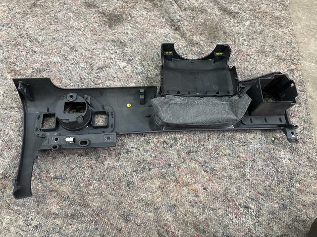 bontott VW PASSAT B6 Kormányközép Burkolat