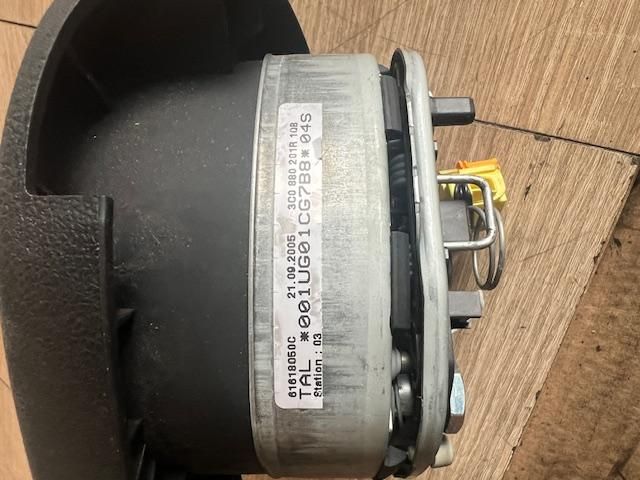 bontott VW PASSAT B6 Kormánylégzsák