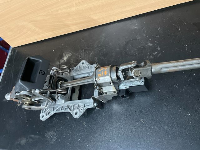 bontott VW PASSAT B6 Kormányoszlop Kormányzárral