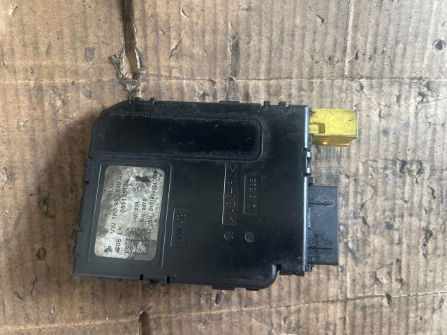 bontott VW PASSAT B6 Kormányoszlop Vezérlő