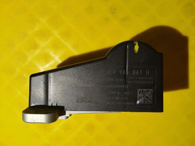 bontott VW PASSAT B6 Kormányzár (Elektromos)