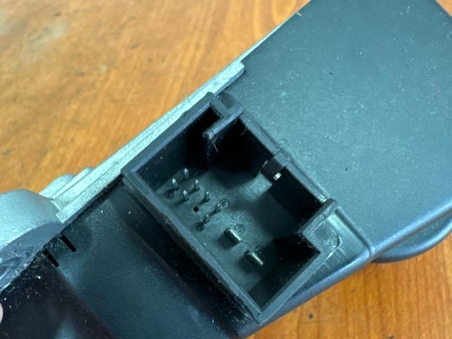 bontott VW PASSAT B6 Kormányzár (Elektromos)