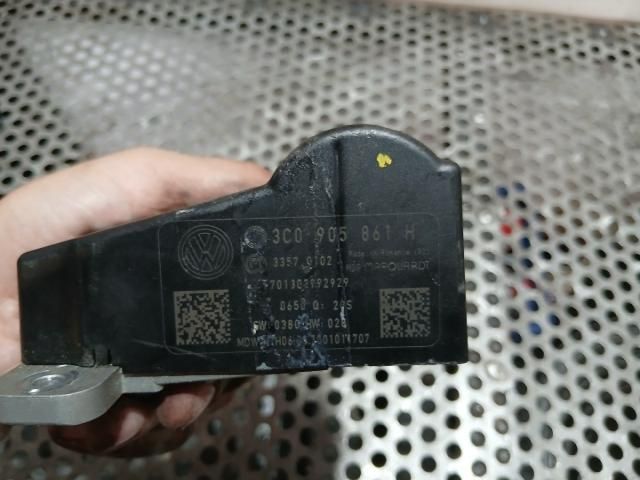 bontott VW PASSAT B6 Kormányzár (Elektromos)