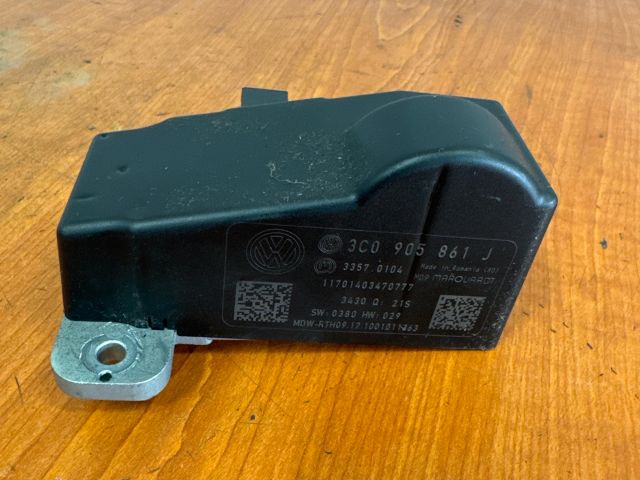 bontott VW PASSAT B6 Kormányzár (Elektromos)