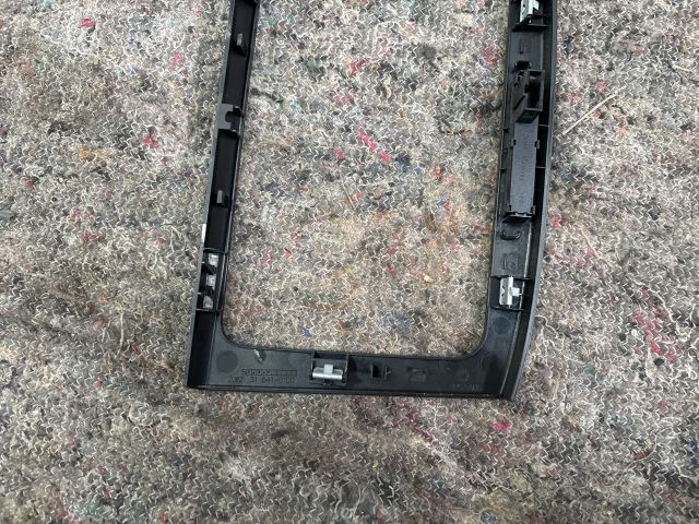 bontott VW PASSAT B6 Középkonzol Keret