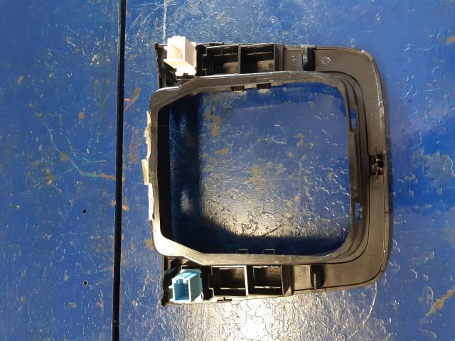 bontott VW PASSAT B6 Középkonzol Keret