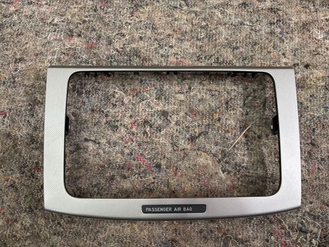 bontott VW PASSAT B6 Középkonzol Keret