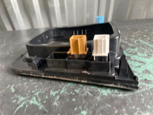 bontott VW PASSAT B6 Középkonzol Keret