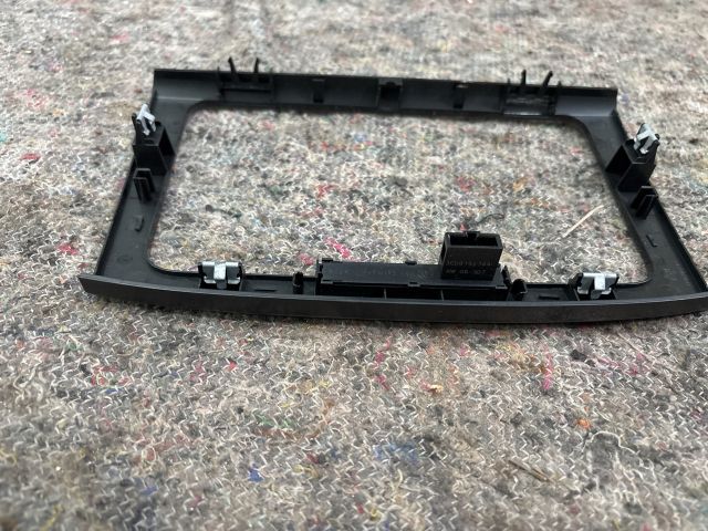 bontott VW PASSAT B6 Középkonzol Keret