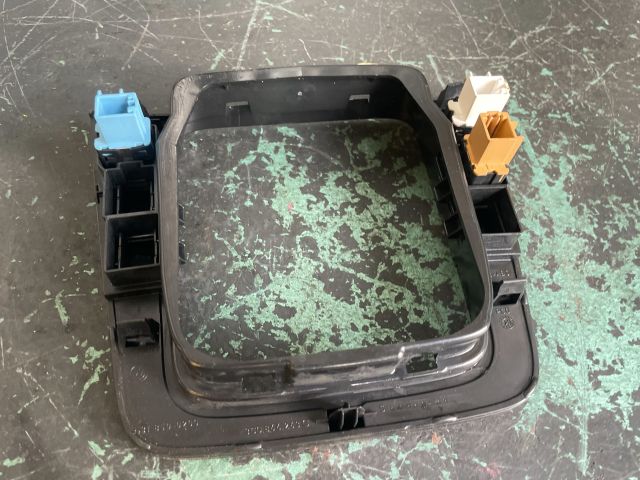 bontott VW PASSAT B6 Középkonzol Keret