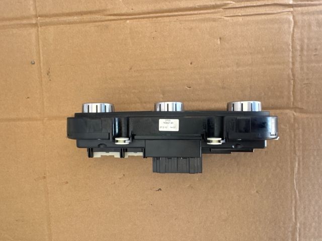 bontott VW PASSAT B6 Középkonzol Vezérlő Panel