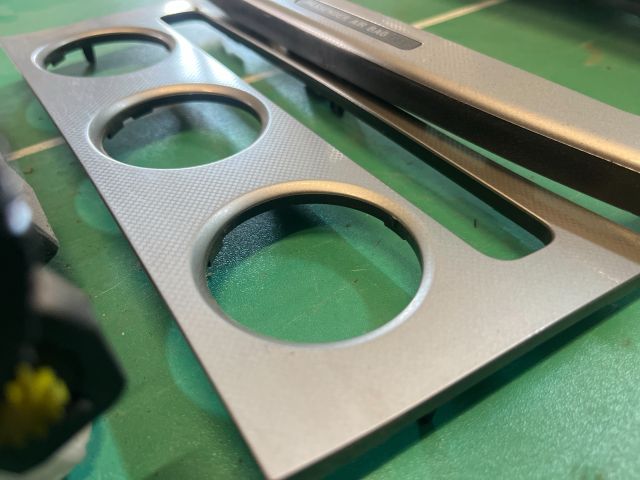 bontott VW PASSAT B6 Középső Műszerfal Díszléc