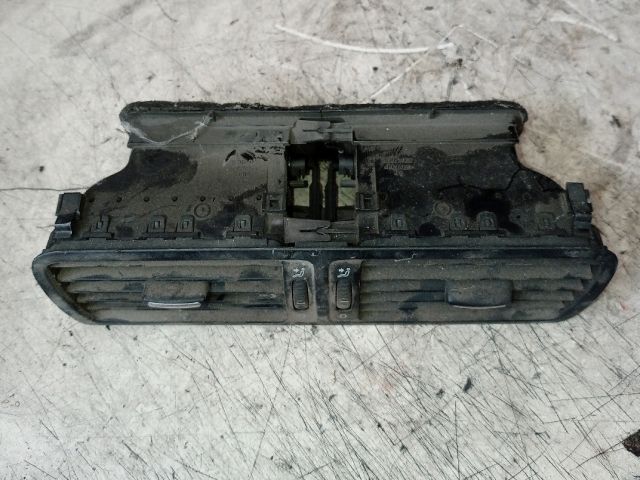 bontott VW PASSAT B6 Középső Szellőző