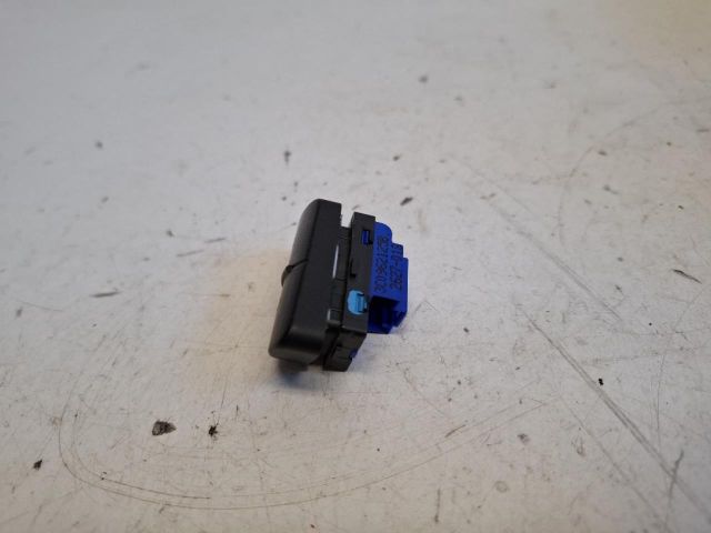 bontott VW PASSAT B6 Központizár Kapcsoló