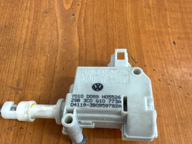 bontott VW PASSAT B6 Központizár Motor Tankajtó