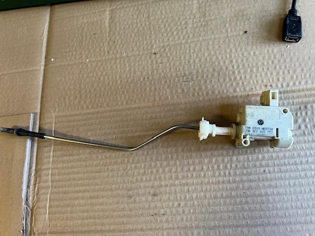 bontott VW PASSAT B6 Központizár Motor Tankajtó