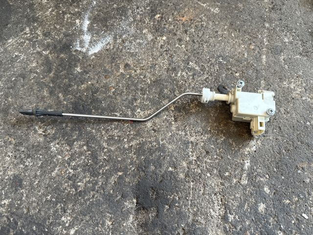 bontott VW PASSAT B6 Központizár Motor Tankajtó