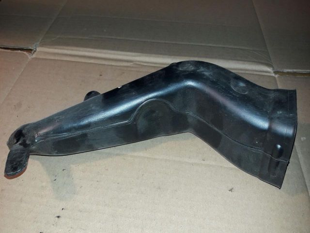 bontott VW PASSAT B6 Légbeömlő Cső