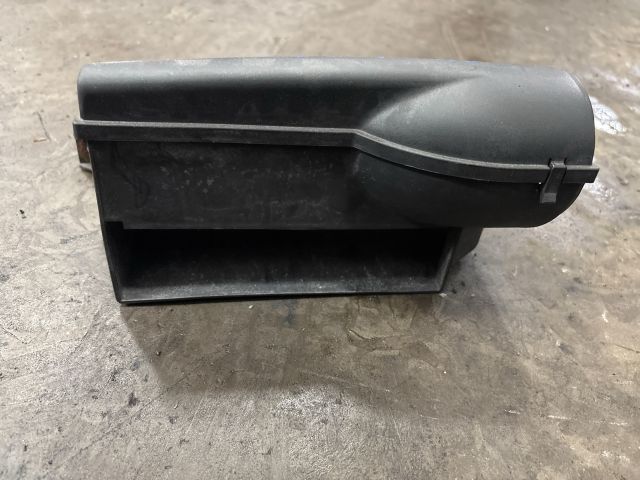 bontott VW PASSAT B6 Légbeömlő