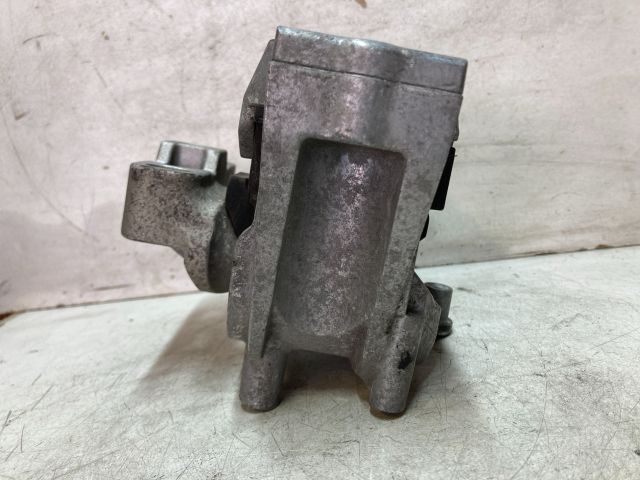 bontott VW PASSAT B6 Motor Tartó Bak (Fém)