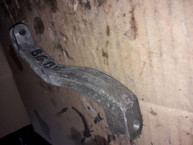 bontott VW PASSAT B6 Motor Tartó Bak (Pozíciófüggetlen)