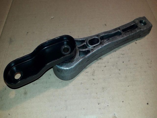 bontott VW PASSAT B6 Motor Tartó Bak (Pozíciófüggetlen)