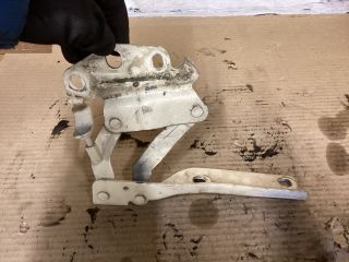 bontott VW PASSAT B6 Motorháztető Bal Zsanér