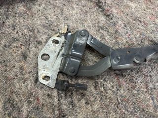 bontott VW PASSAT B6 Motorháztető Bal Zsanér