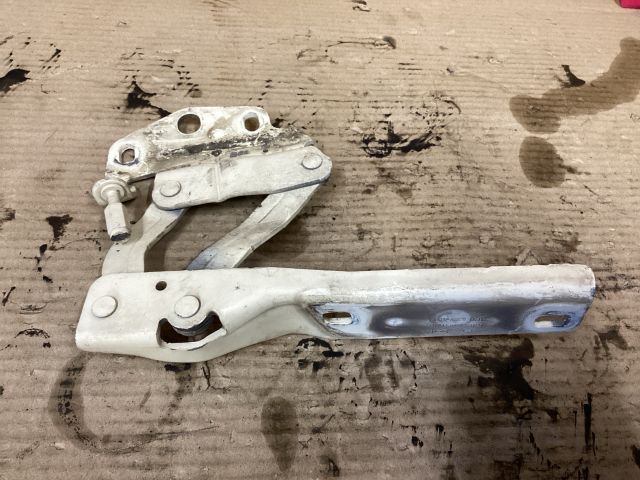 bontott VW PASSAT B6 Motorháztető Bal Zsanér