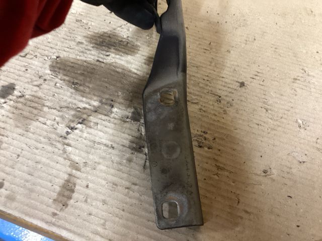 bontott VW PASSAT B6 Motorháztető Bal Zsanér