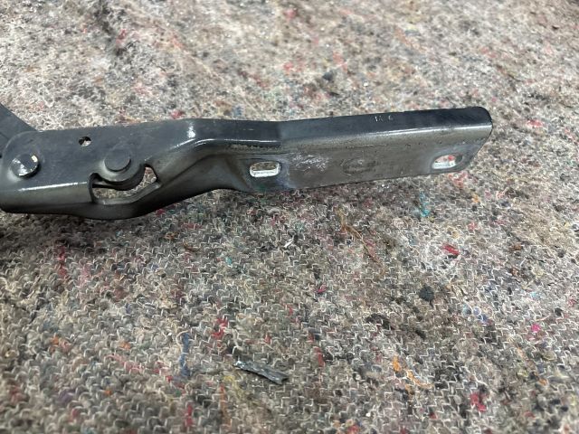 bontott VW PASSAT B6 Motorháztető Bal Zsanér