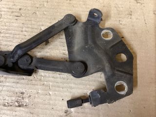 bontott VW PASSAT B6 Motorháztető Bal Zsanér