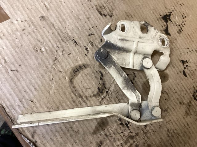 bontott VW PASSAT B6 Motorháztető Bal Zsanér