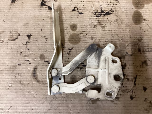 bontott VW PASSAT B6 Motorháztető Bal Zsanér