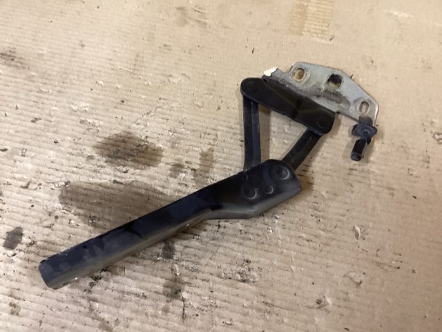 bontott VW PASSAT B6 Motorháztető Jobb Zsanér