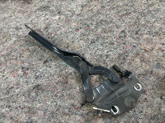 bontott VW PASSAT B6 Motorháztető Jobb Zsanér