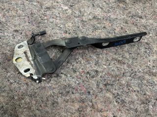 bontott VW PASSAT B6 Motorháztető Jobb Zsanér